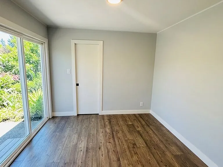 240 Walter Hays Dr — Photo 9