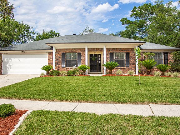 3rd image of 11895 Tumbling Oaks Ln