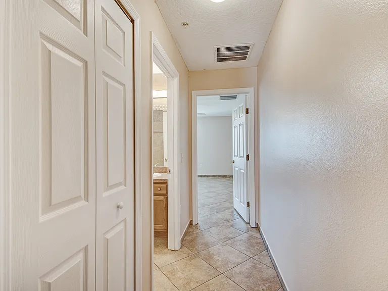 140 Jones Ln #B — Photo 22