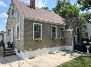 1213 Sycamore St, Crown Point, IN 46307