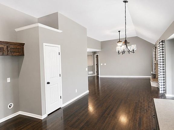 2nd image of 412 Duncan Dr