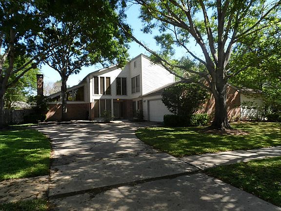 2nd image of 15923 Mesa Verde Dr