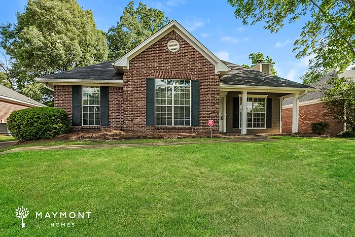 118 Chestnut Dr — Photo 1