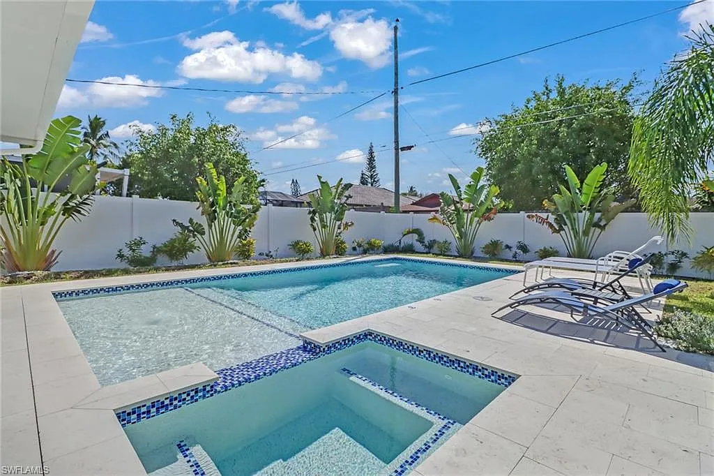 3 bed, 2.0 bath, 1424 sqft, $8,000 — Photo 1