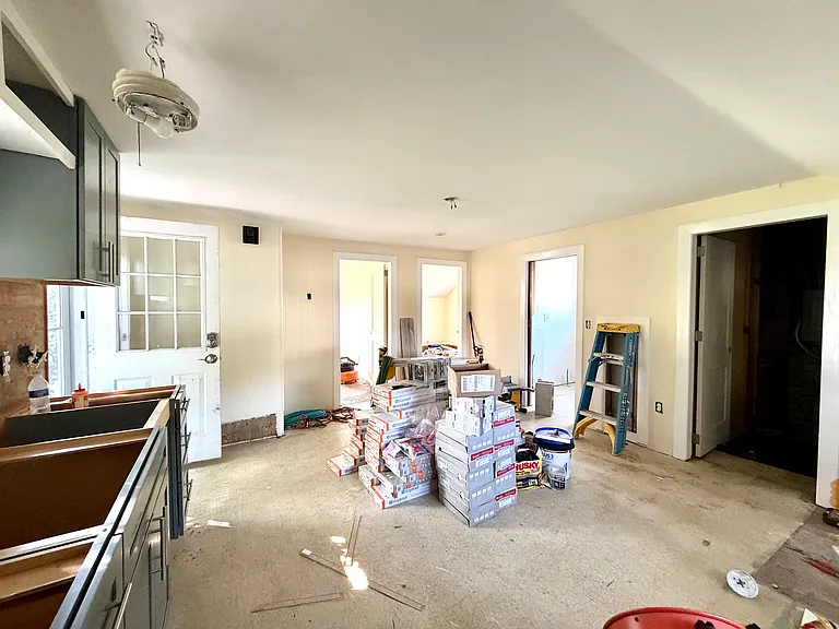 255 Oliphant Ln #B — Photo 3