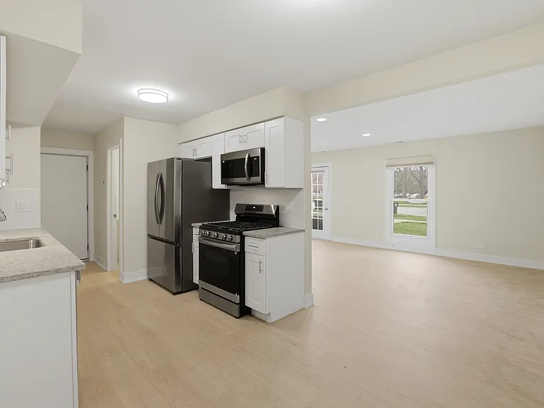 763 Wellington Ave #763 — Photo 12