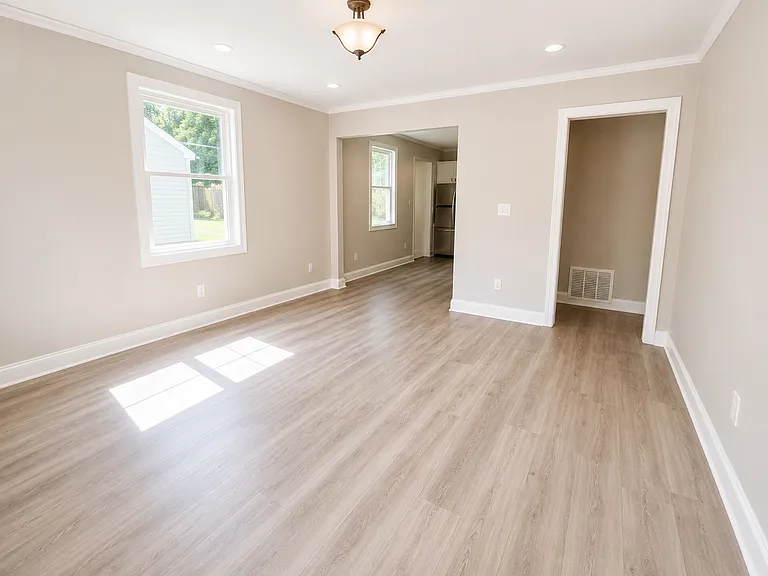 610 Tyler St — Photo 3