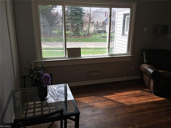 4th image of 2439 Clara St