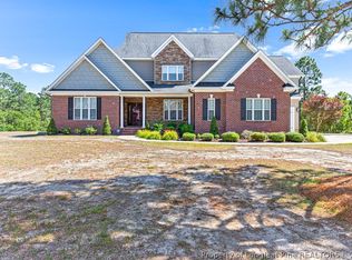 375 E Lakeridge Rd, Raeford, NC 28376