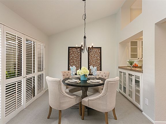 3rd image of 924 Wentworth Cir