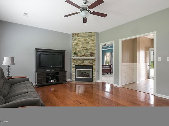 4th image of 11309 Arbor Wood Dr