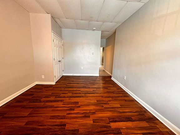 3rd image of 5439 Hunter St Floor 1