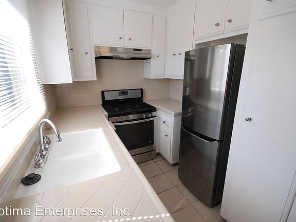 2nd image of 1202 N Fuller Ave APT 15