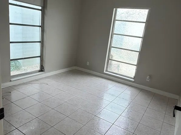 47 SE 13th St Unit 2, Dania, FL 33004