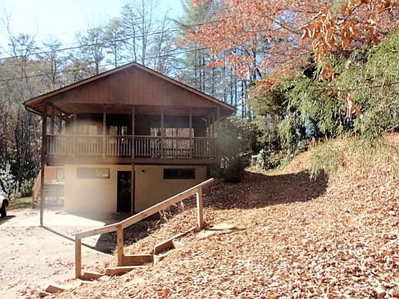 2nd image of 380 Rivercrest Dr