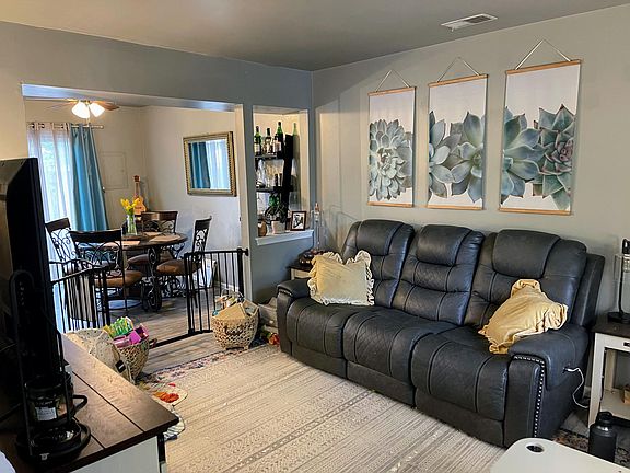2nd image of 14711 Southwarke Pl