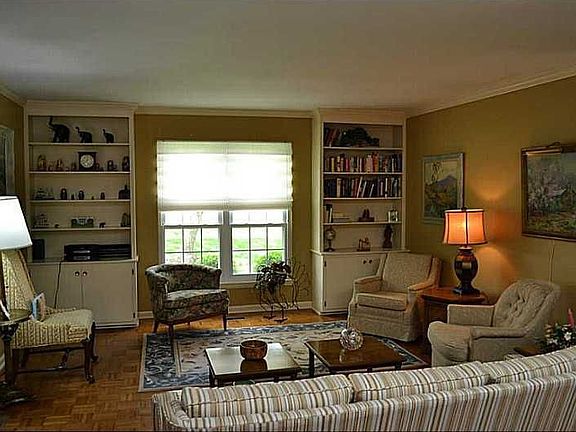 2nd image of 7476 King George Dr