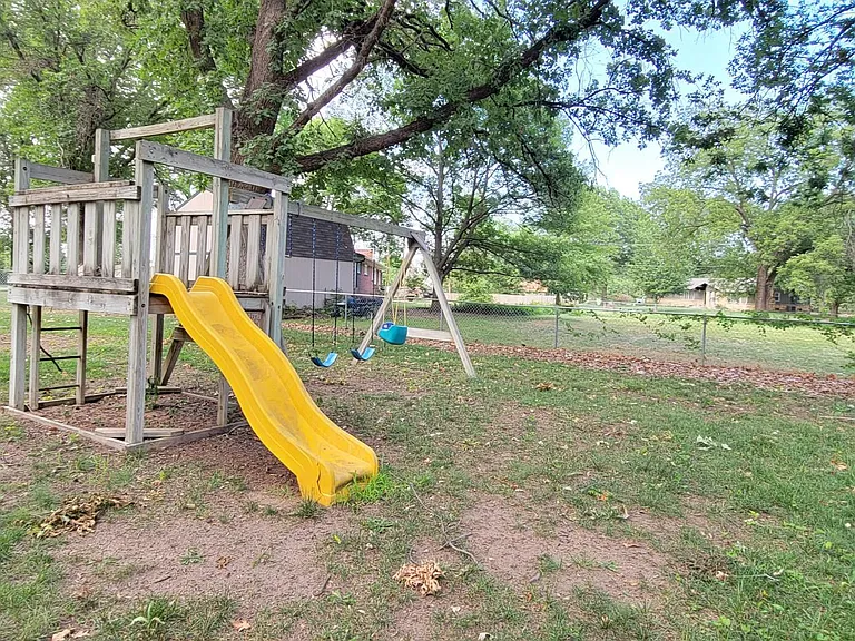 14411 W Maple St — Photo 55