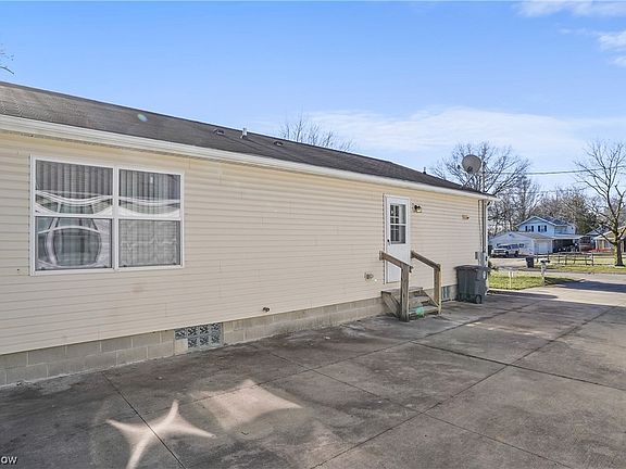 3rd image of 1205 Packard Dr