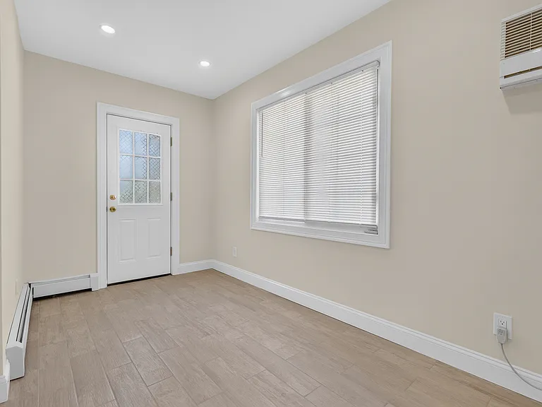 88 Buffalo Ave #2 — Photo 13