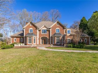 2900 Turner Grove Dr N, Greensboro, NC 27455