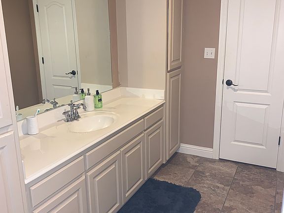 3rd image of 6410 Rosewood Dr