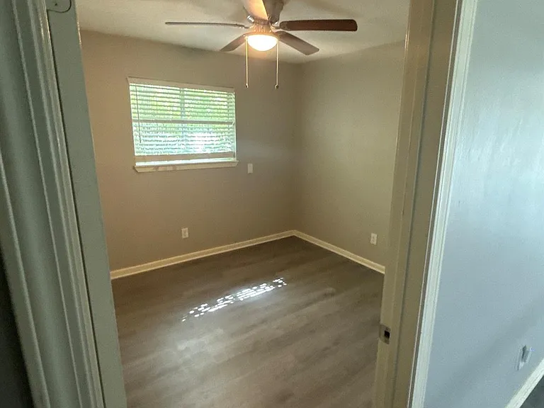 8807 Barton St — Photo 3