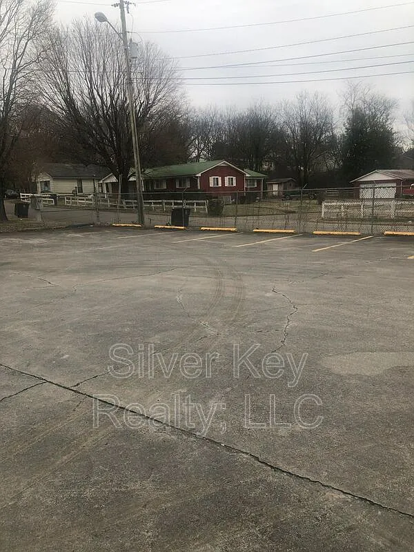 1 bed, 1.0 bath, 1500 sqft, $1,295 — Photo 4