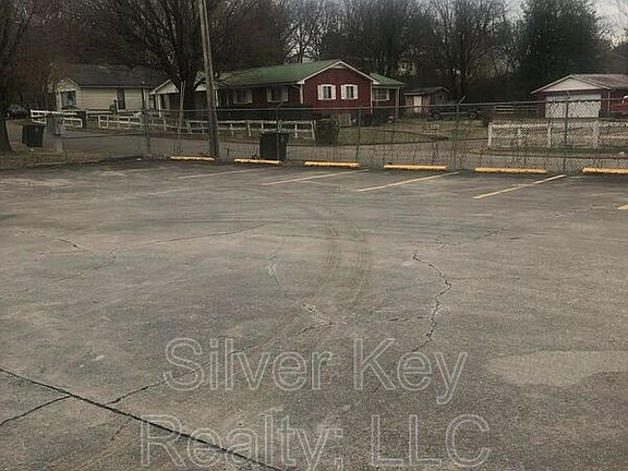 4th image of 819 Howard St