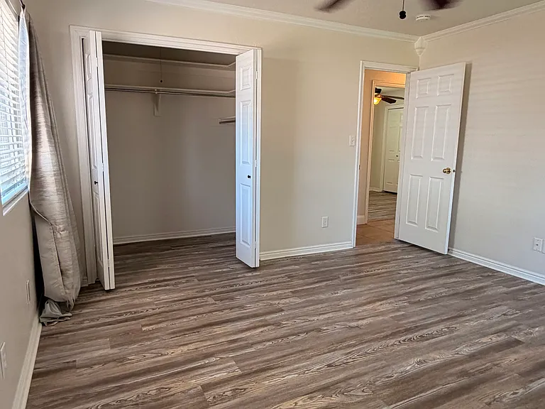 1743 W Green Valley Ln — Photo 12