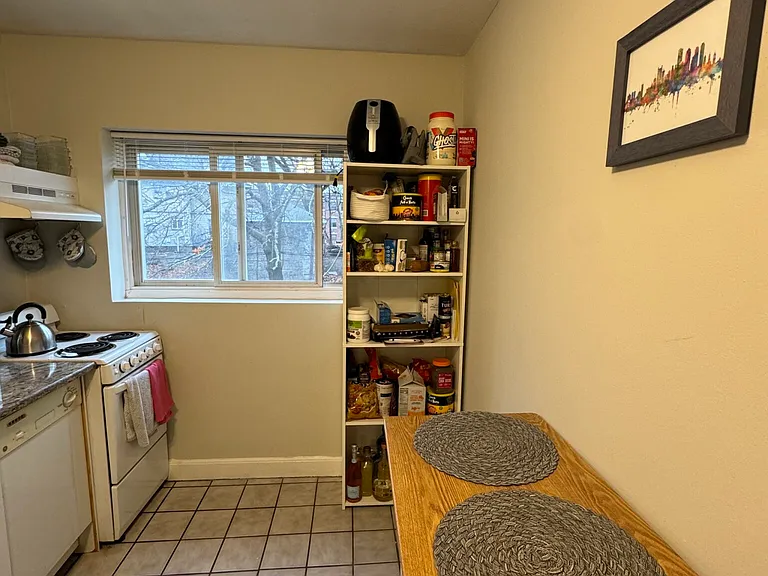 63-65 Selkirk Rd #6D — Photo 2