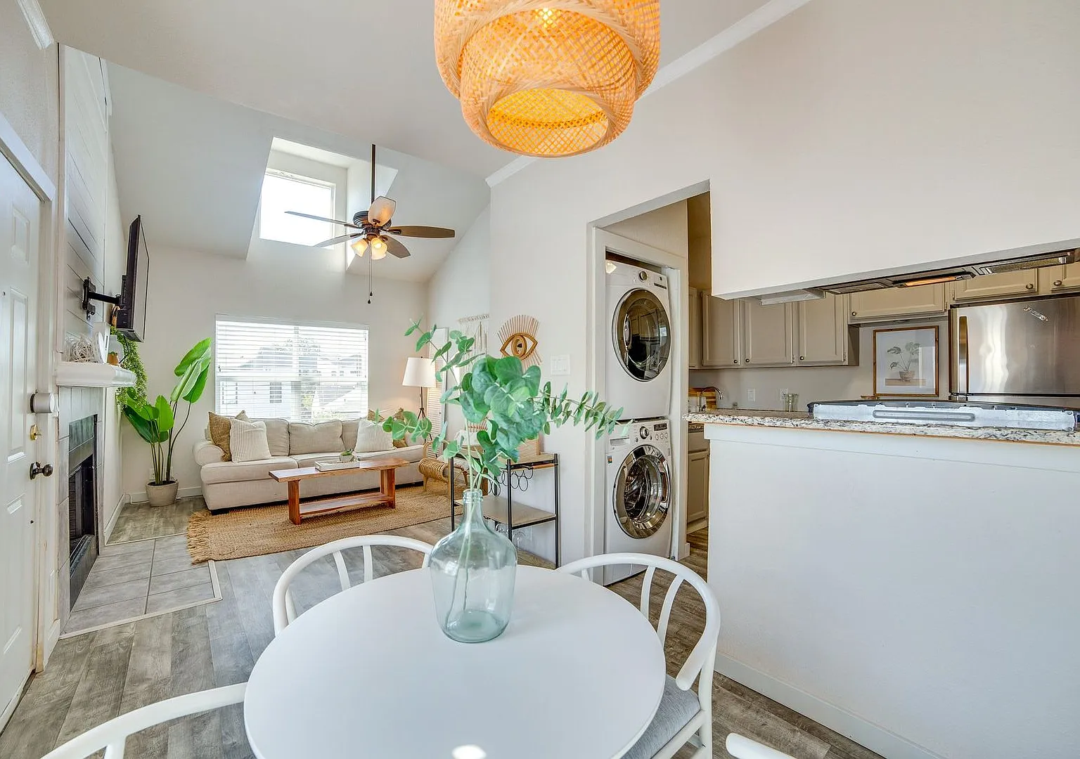 5963 Ross Ave — Photo 4