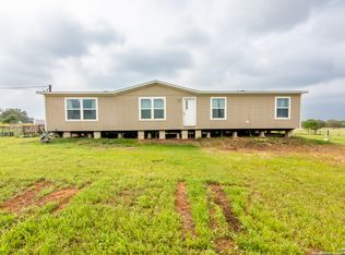 5353 County Road 401, Floresville, TX 78114