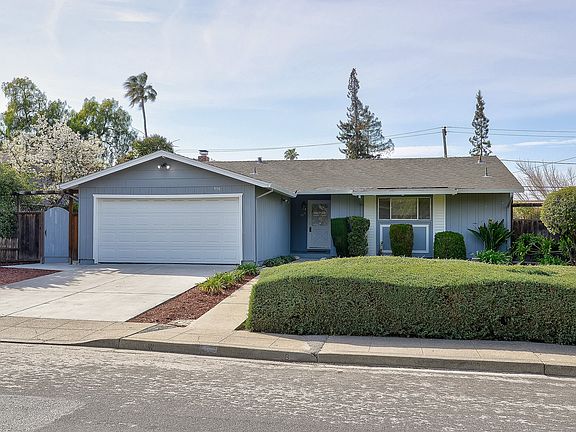 2nd image of 906 Vaquero Dr
