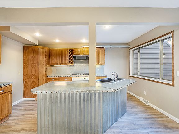 4th image of 2694 S Xanadu Way Unit B