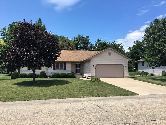 3rd image of 209 Rebecca Ave