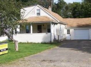 2804 Cedarwood Dr, Vestal, NY 13850