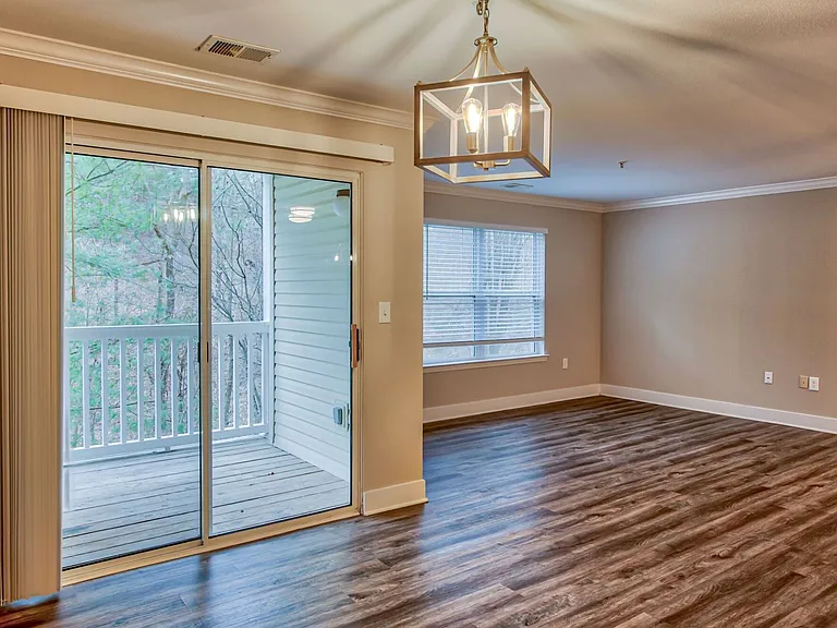 1 Bedroom - 1 Bed / 1 Bath - 750 Sq.Ft.