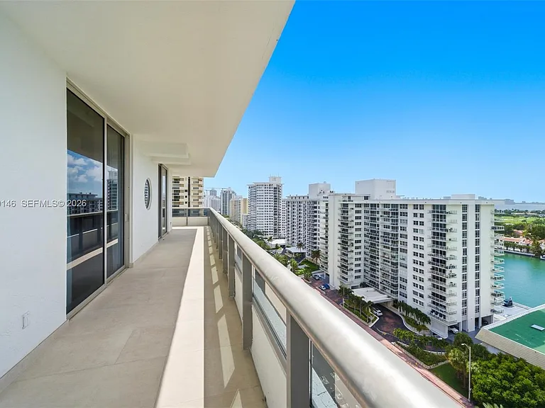 5801 Collins Ave #Penthouse 1600 — Photo 45