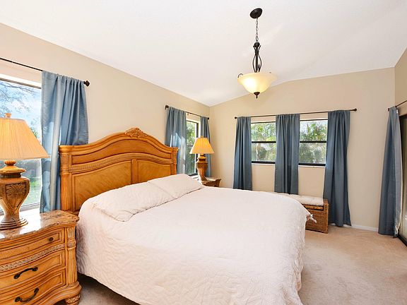 5th image of 2406 Aspen Way #2406