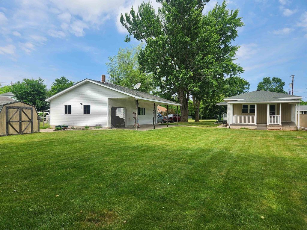 416 39th St, Bay City, MI - View 2