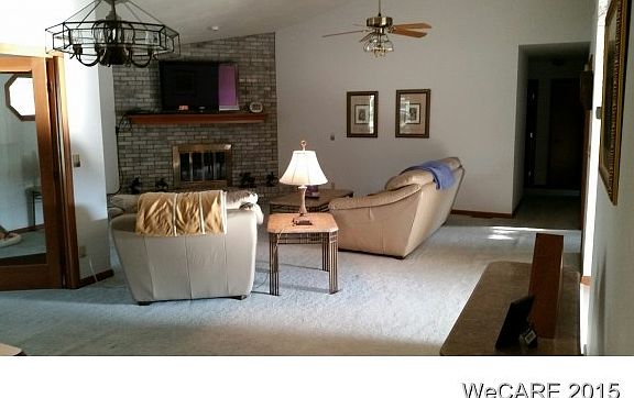 4th image of 2733 Carolyn Dr