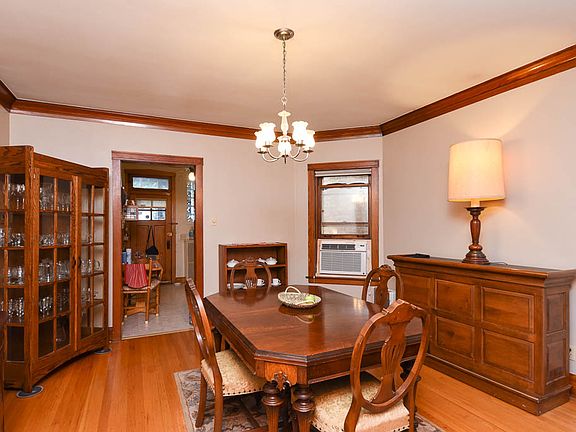 5th image of 5735 N Washtenaw Ave #1