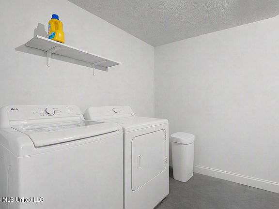 4th image of 2619 Camino Grande St
