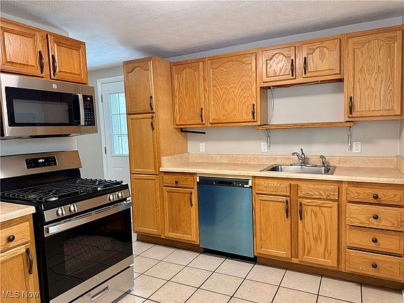 5th image of 707 Vermont Dr