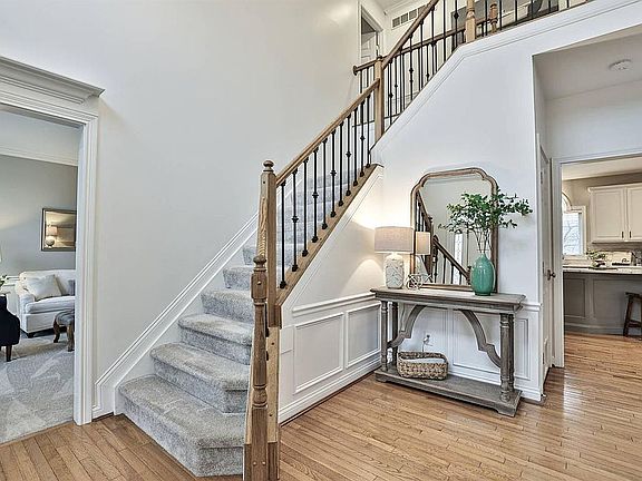 4th image of 4372 Hidden Oaks Ln