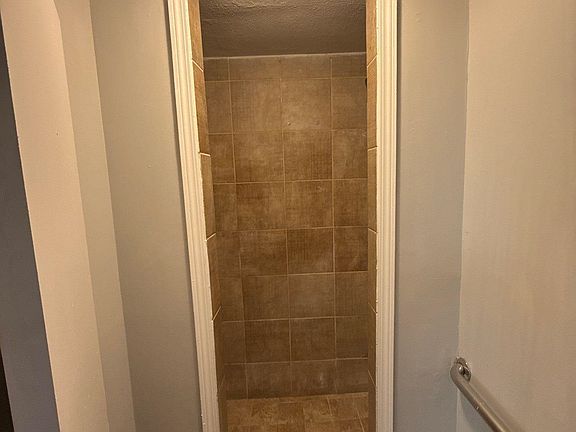 3rd image of 4580 Cottonwood Rd