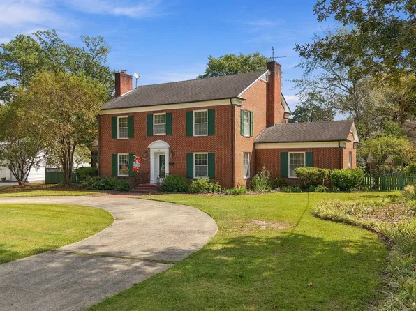 817 S Vermont St, Smithfield, NC 27577