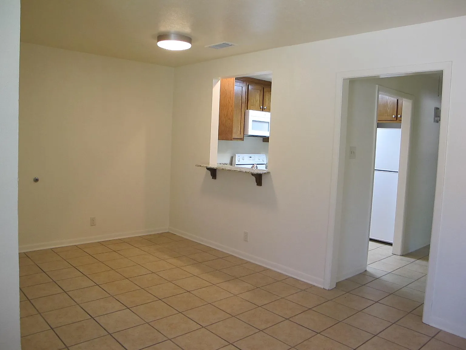 304 Mockingbird Ln — Photo 4