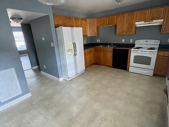 5th image of 101 E 12th St #C